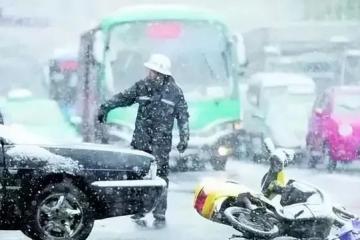 河南一場暴雪，25萬新能源車主“若有所思”，取代燃油車成為鬧劇