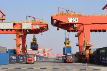 全國首條快捷物流產品示范線廣州—成都班列首發