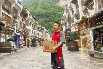 “人從眾”的五一假期來了！京東快遞行李隨寄、特產直達助力全國游客輕松行