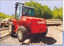 廣州天力: 法國曼尼通M 40.4越野叉車