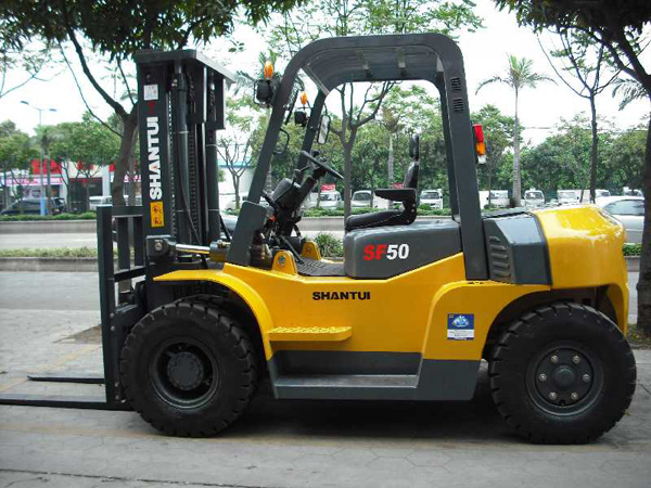山推SF50內燃平衡重叉車