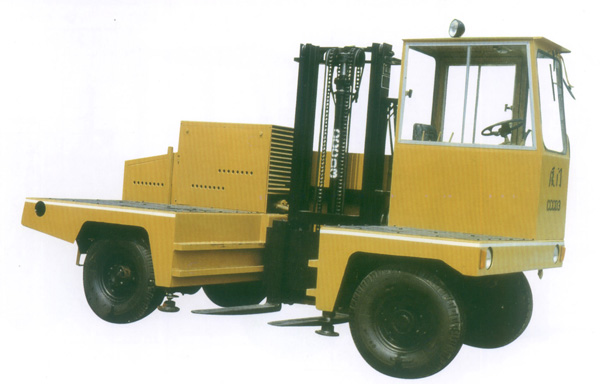 廈門巨鯨側面叉車(3T-6T)
