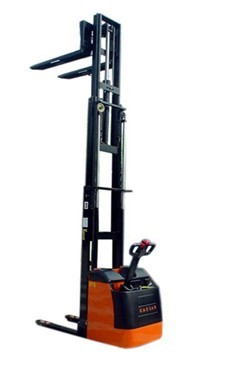 三級(jí)門(mén)架全電動(dòng)堆高機(jī)SP15/SW15
