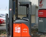 高門(mén)架前移式叉車(chē)