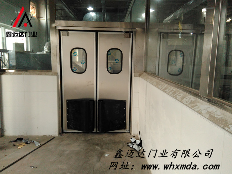 福建泉州|不銹鋼自由門|不銹鋼防撞門|生產基地